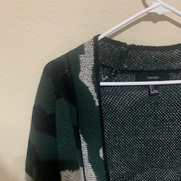 🪩SALE🪩 Forever 21 Desert Dream Camo Cardigan Size Small - Picture 5 of 9